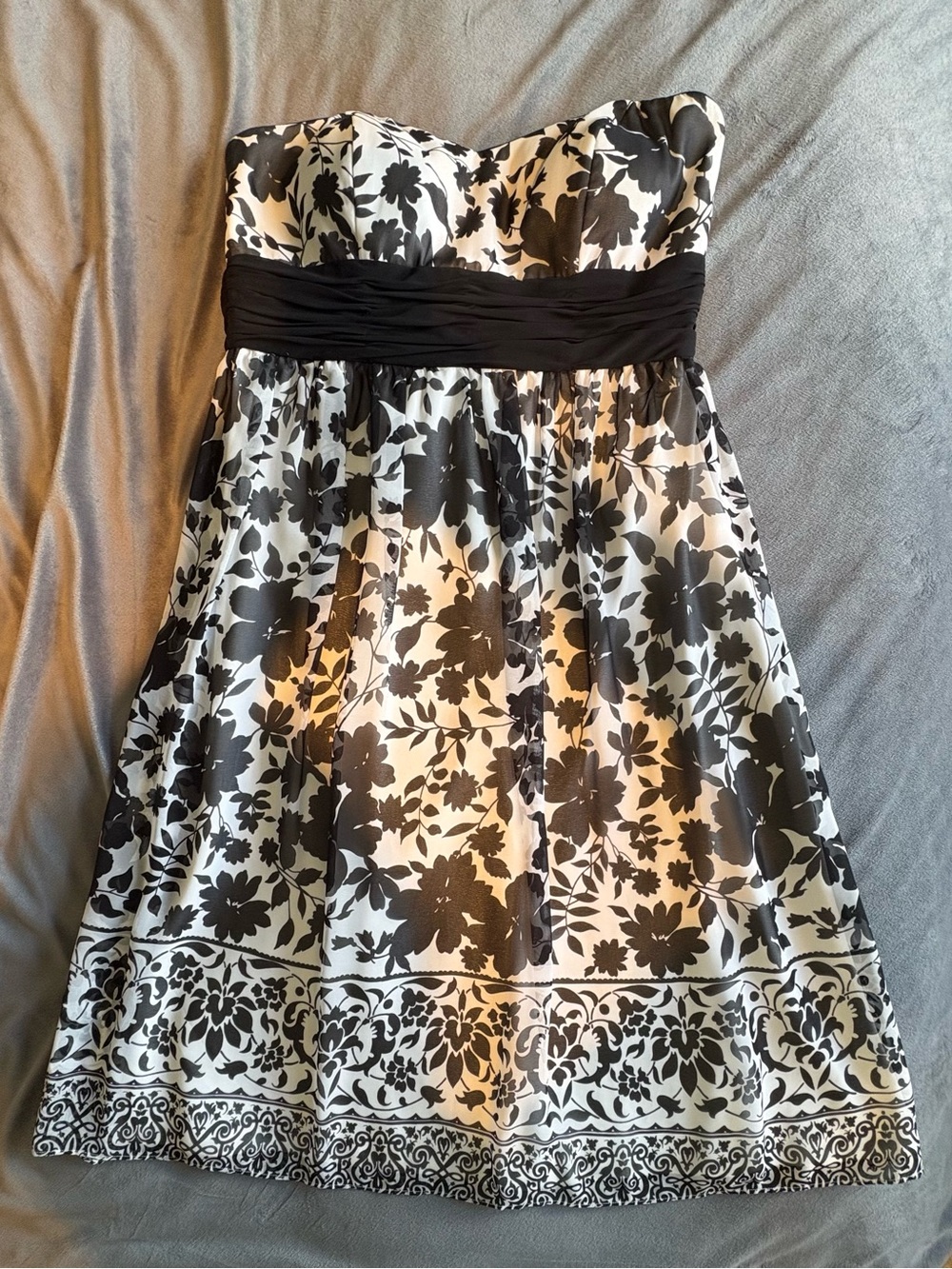 White House Black Market Black & White Strapless Floral Dress